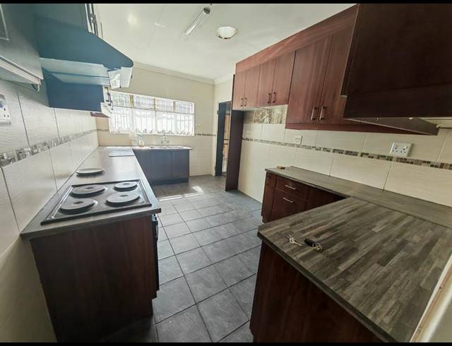 3 BEDROOM HOUSE FOR SALE IN VANDERBIJLPARK SE 1